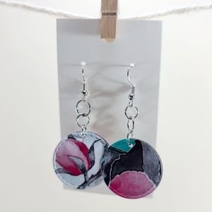 Women's dangle earrings
